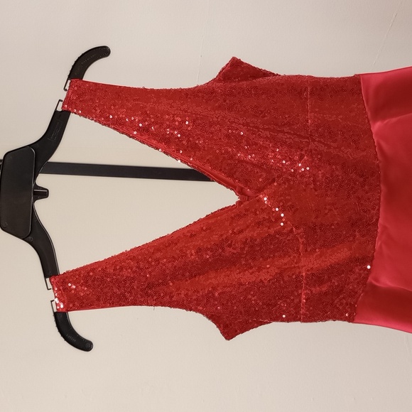 Dress - Picture 3 of 3